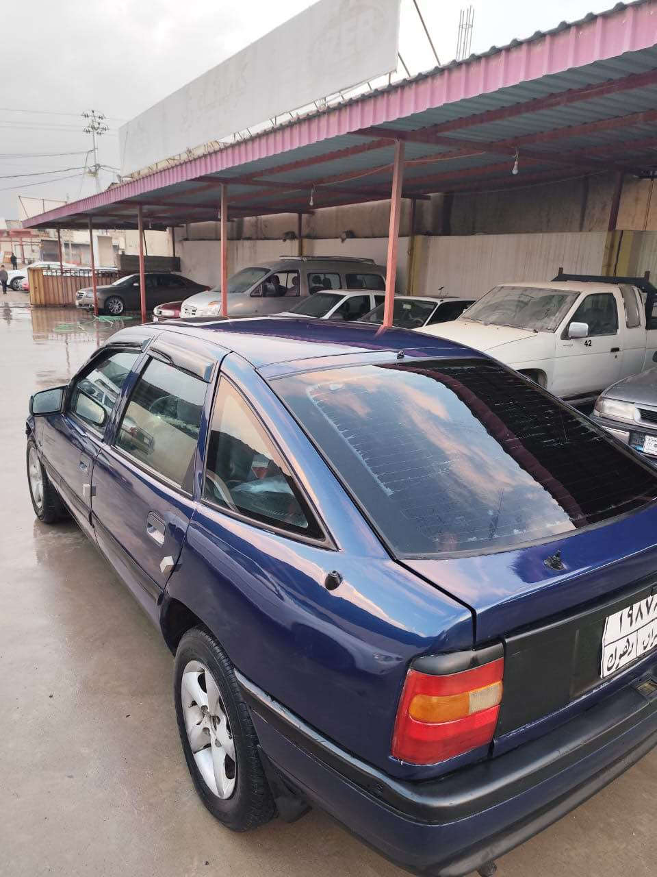 ڤیکترا 1992 سعر 29 و مجال
تحویل خرامەی ب شەرتن
2 ورقە ژی خرامە سعر دیت خوار
عام بەخە بەس بۆ جوانی 
مکینە 20 گیر مکینە شەرت
داخلی تەخم زۆر خاوین
شوین روڤیا/*********** اكر, نينوى
