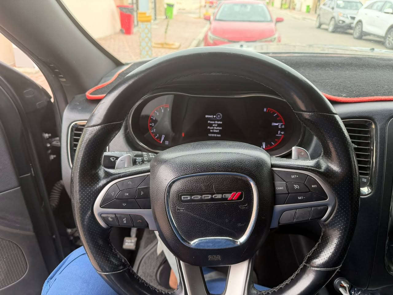 السلام عليكم..

من رخصه الادمن المُحترم..

للبيع سيارة دوج دورنكو موديل2020GT .

ضرر السيارة قطعتين بنيد وجاملغ ايسر

مكينة السيارة ٦ سلندر🚀.

السيارة فول مواصفات 1/1 

مكينة گير شواصي لغود إيرباك كفالة عامة 🔥.

السيارة بأسمي تحويل ثاني يوم .

رقم السيارة بغداد.

السعر 250 وبيها مجال للشراي .

للتواصل والاستفسار .

الرقم / ***********
