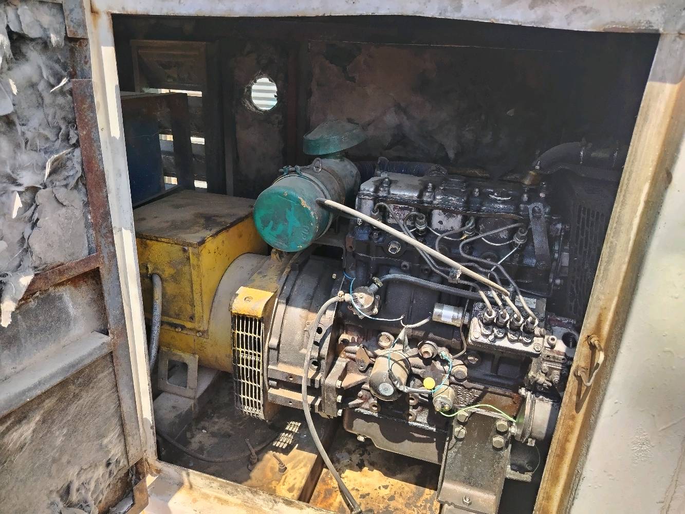 مولیدة بركنز بریطاني 25 kv كاتم اربع بستم للبیع ب 23 ورقة