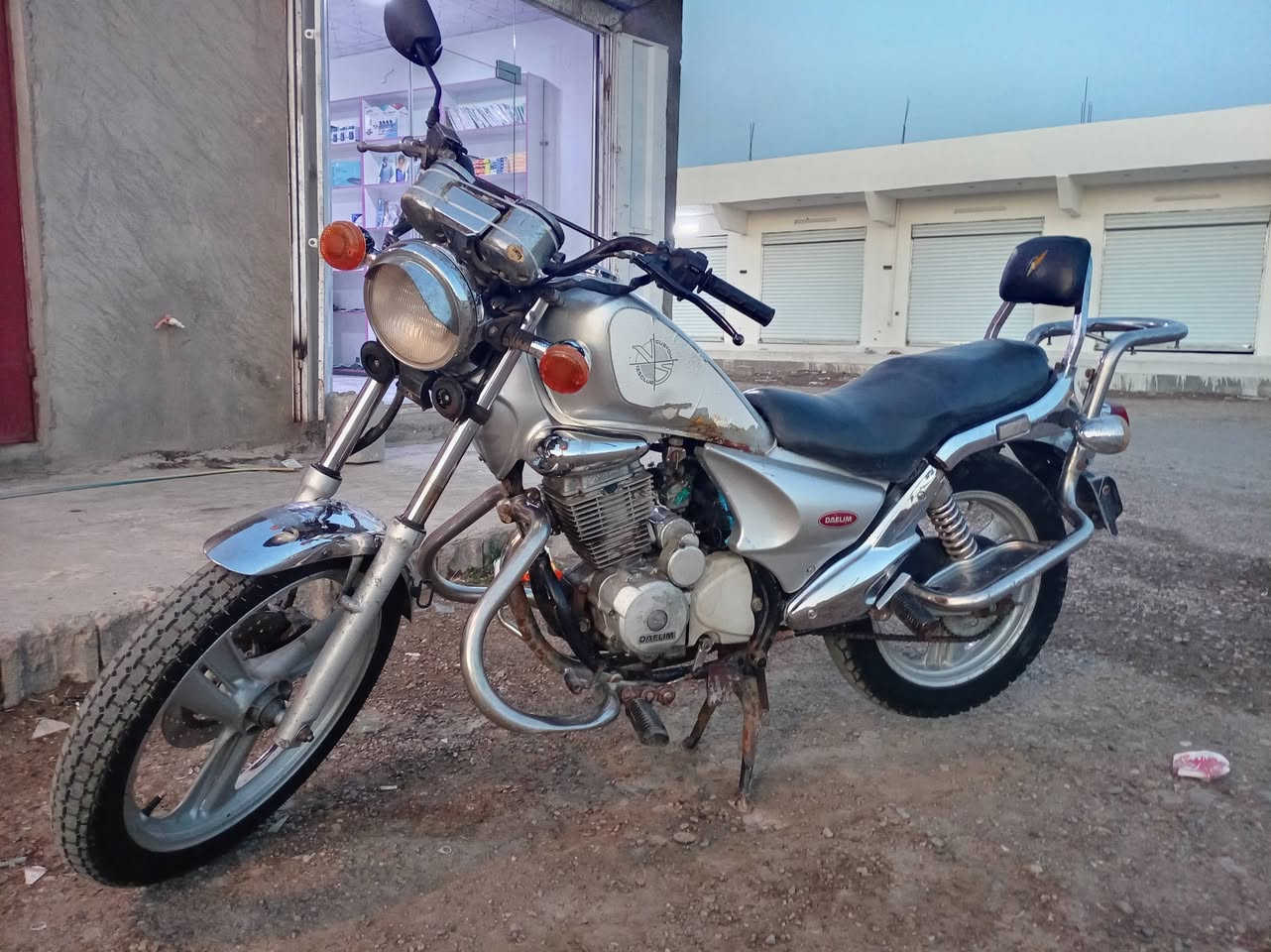 للبيع سعر 500 وبي مجال موجود رقم الهاتف***********
