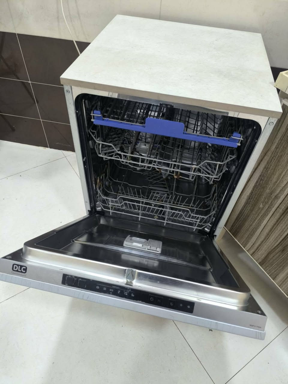 غراض بيت للبيع المكان ياسين خريبط . للتواصل ( ***********)
