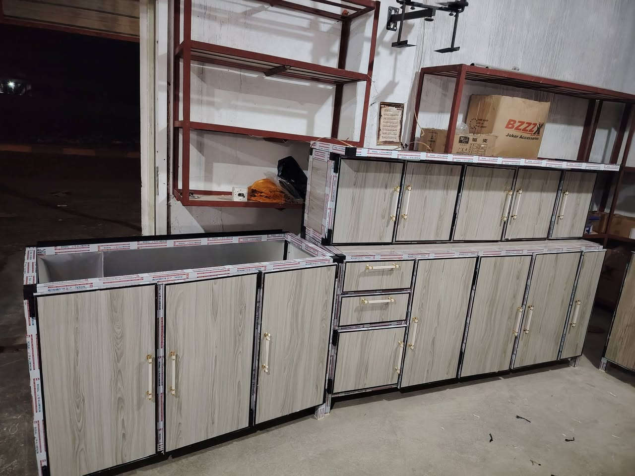 معمل القمة لألنيوم التركي 
تميز الآن مع أحدث موديلات المحجلات والكاونترا والشبابيك التركية 
تصاميم عصرية + متانة عالية + أسعار تنافسية 
إدارة غيث: ***********. كاونتر سوك جديد سعر 450
