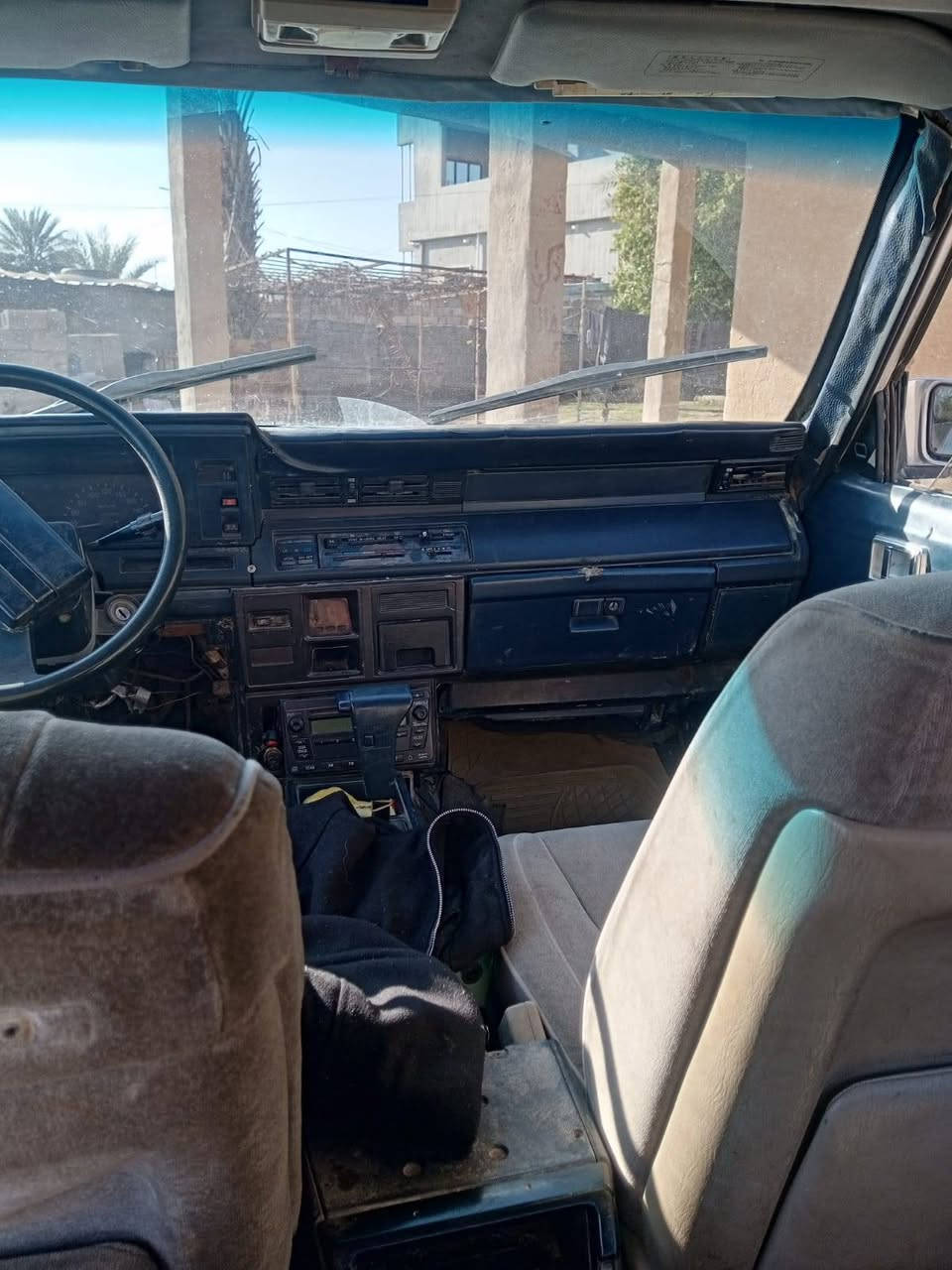 السلام عليكم سوبر 84 للبيع رقم بغداد صدامي ما اندل صاحبها محرك بطه 2500 محرك كير اكسل شرط السعر 15 //.  ***********
