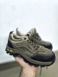 قياس ٣٨ • توصيل • ملابس