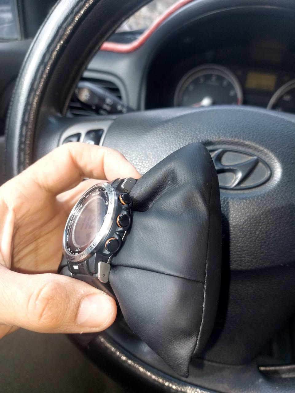 كاسيو بروترك 
190 الف
***********
