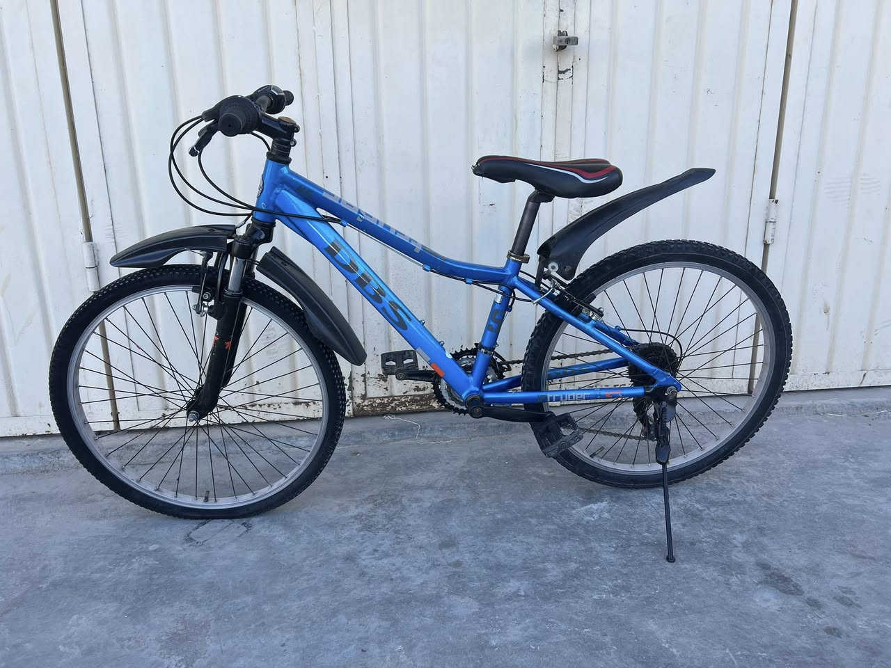 باسکیل حجم٢٤ مارکە
مارکەی DBS 
قیاس ٢٤ 
کامل فافۆن 
پیش دەبل 
٧-٣ گێڕەکانی 
بریککانی لاستیک 
 پاسکیلی زۆر جوان 
ناونیشانمان /کلار-رزگاری 
ژ.م /***********
***********
سعر ١٤٥ هەزار مەجالیکی کەم
