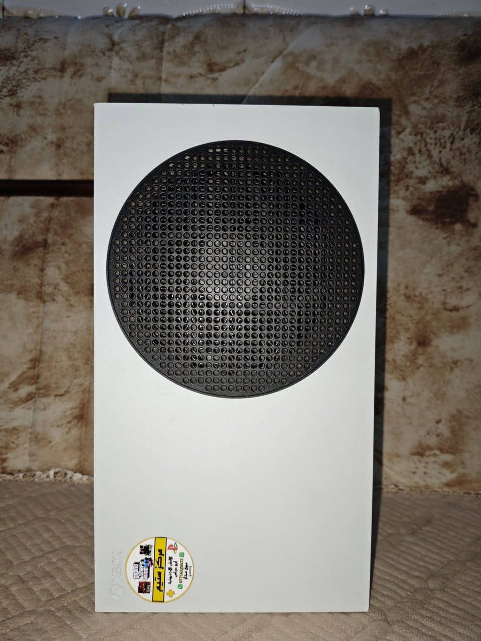 السلام عليكم 
اكس بوكس سيرس اس بحالة نظيفة جدا 
الملحقات 🔸
جوستط الاصلي🔸
بطارية إضافية 🔸 
جوستك كيم سير 🔸
قاعدة هي مبرد جهاز وشاحن للجوستكات🔸

مع حساب اكس بوكس يحتوي علئ العاب حلوة ولا تنسئ الاسعار غالية شراء الالعاب بسبب حظر الريجن التركي🔸

السعر 410 وبي مجال
العنوان ميسان/ابو رمانة/‏‪0772 691 3599‬‏‬‏
