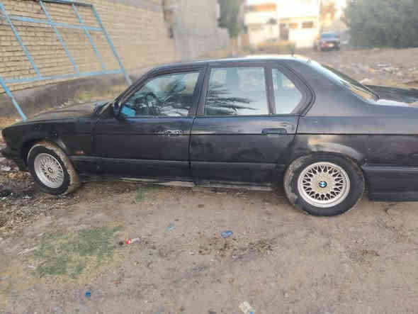 بي ام موديل 92 للبيع سياره جاهزه حداديه كامله محرك جديد شاده سياره جاهزه فقط عوزهها غرفه
رقم بغداد هزه كامله كبل تحويل
السعر ٤٠

***********
