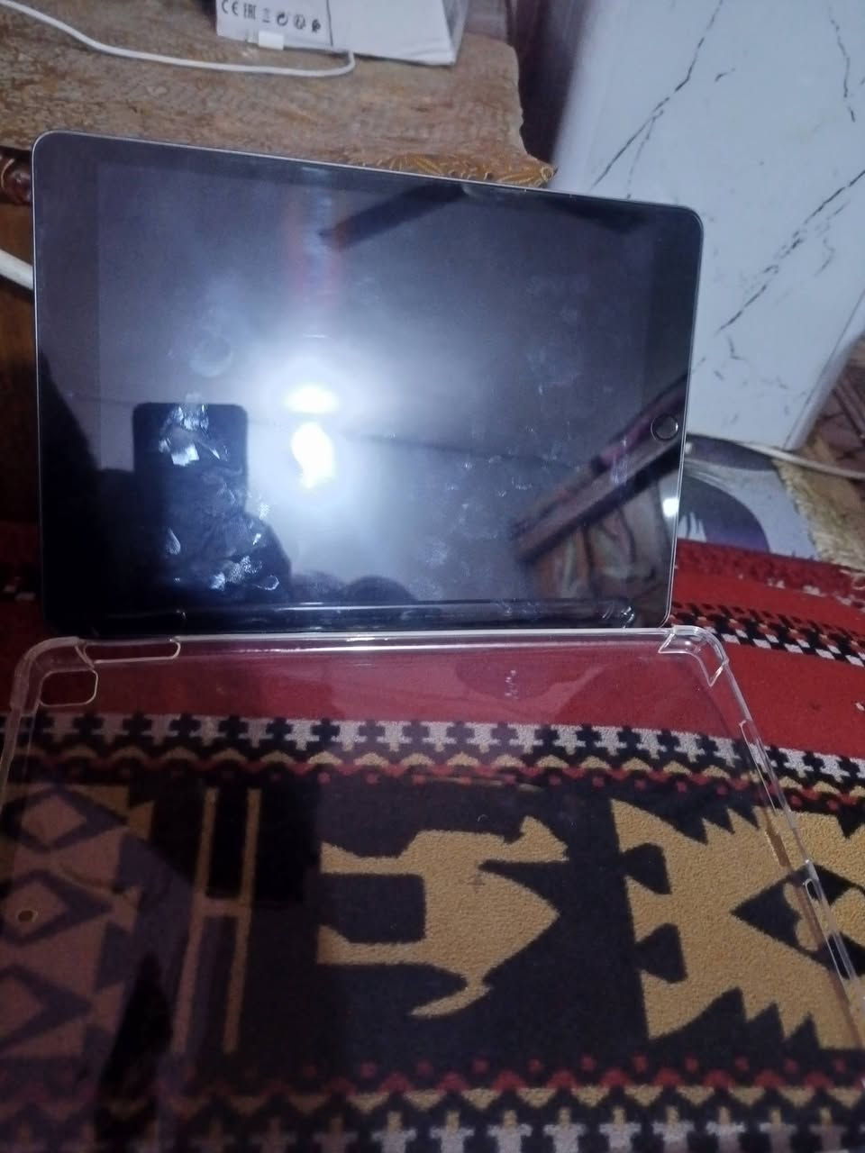 سلام عليكم ايباد 9 ذاكره ٦٤ غراضه كامله شاحنه وحافضه ولزكه وكارتون شخط واحد مابي بطاريه ٨٩ جهاز جديد معنة الكلمه احله من الصوره السعر ٢٥٠ مكاني بغداد ابو غريب ***********
