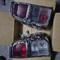 شباب الي محتاج هذن خل ايراسلني واتس ويجي ياخذهن 07826685561 شارع المطا...