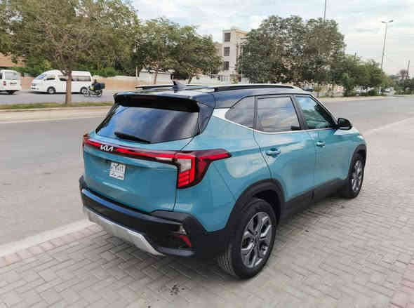 السلام  عليكم كيا سليتوس موديل 2024 وارد امريكي الون فستقي مواصفات السياره نص فول بصمه شاشه جتل متصله فول تحكم استيرن تو كنر مكينه 2000دوش اشاير بل مري ردار امامي خلفي جانبي قطعتين تبريد ويل كل 18 كروم حادث سياره بسيط   بدون حادث فقط بارد بل بنيد شبر باقي السياره مكفوله من صبغ والشخوط وشاصي ولغد بدون ايرباك ماشيه 10زيرو السياره جاهزه من كلشي نظافة السياره 100/100وضع الشركه السعر 160 وبيه مجال السياره بدون رقم منفيس بسمي دخول جديد مكان السياره 
بغداد حي الجهاد *********** ابو مصطفى
