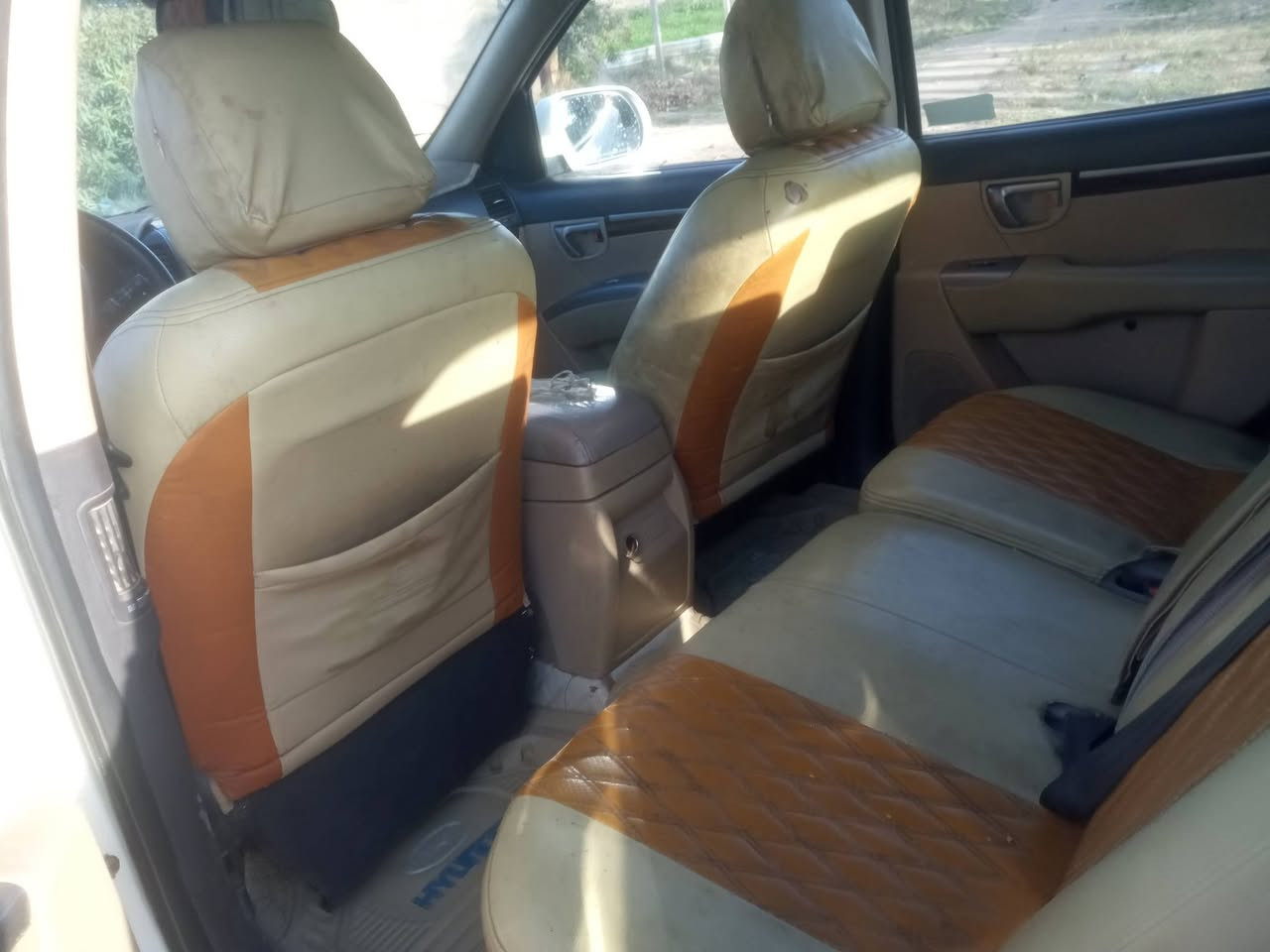 السلام عليكم سياره سنتافي موديل 2012فول مواصفات واحد ع واحد مكينه 2400سبعه راكب السياره بيه مكانات صبغ بس ابيع صبغ حزام سياره جاهزه  السعر   110وبيه مجال اي استفسار اكثر اتصل ع رقم موجود ***********
