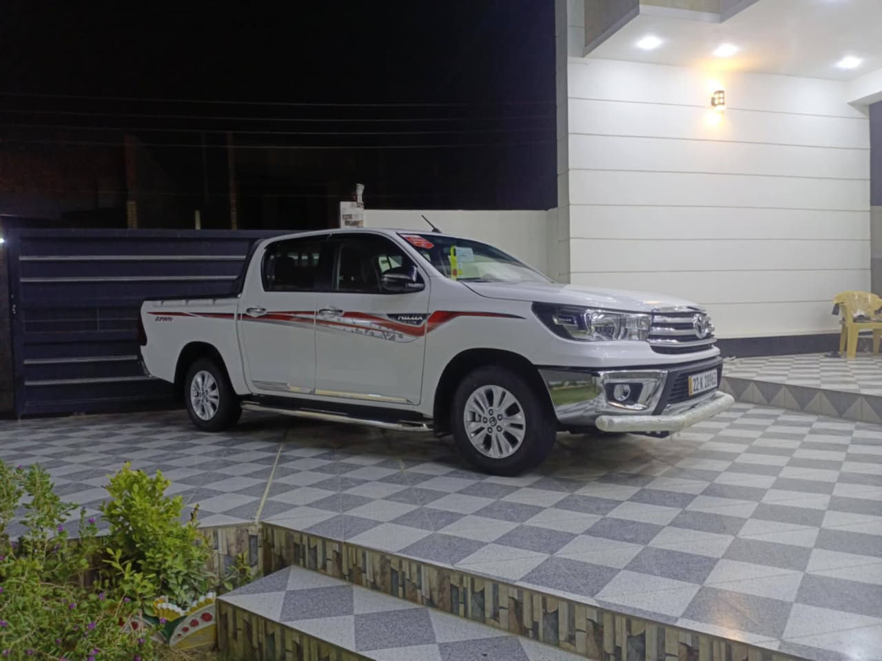 سلام عليكم بيكم 2025 ساز اصل فول مواصفات شحن لاسلكي شاشة كبيرة قطعتين تبريد بصمة + بصمة ابواب امري شفط مسستمة وكاملة من كلشي مواصفات الساز معروفة السيارة ماشية 12 الف السياره على وضع الشركه مكان الرمادي ( *********** )
