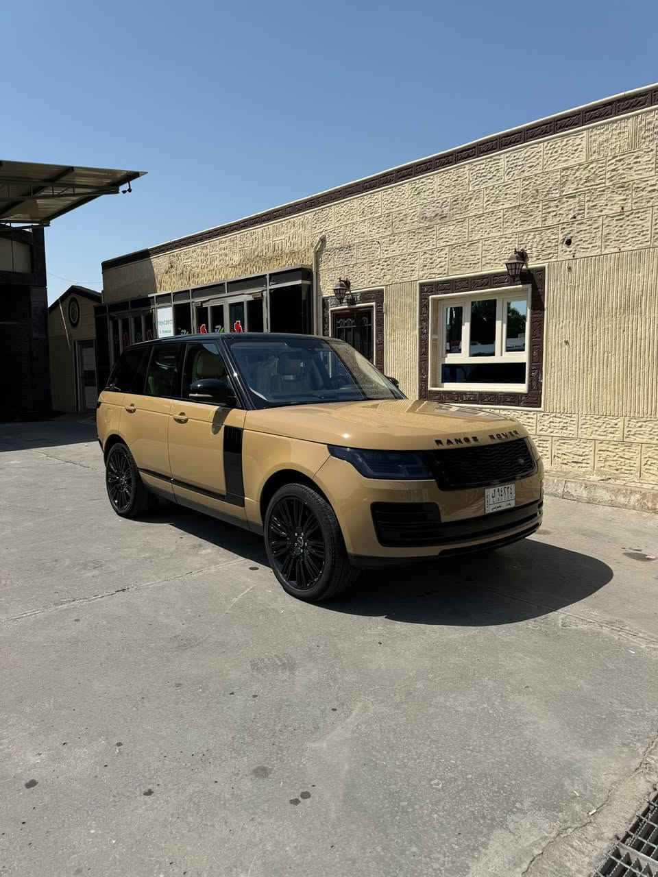 رنج روفر فوك سوبرجارج 2016
مواصفات امريكية

• محرك 5.0 لتر V8 سوبر تشارج بانزين

• قوة 518 حصان

• ناقل حركة أوتوماتيك 8 سرعات

• دفع رباعي كامل 4WD

• سقف بانورامي

• مقاعد جلد

• مقاعد أمامية كهربائية مع ذاكرة + تدفئة/تبريد

• تكييف أوتوماتيك متعدد المناطق

• نظام مكابح طوارئ

• مراقبة النقطة العمياء

• مساعد الحفاظ على المسار

• مثبت سرعة ذكي

• مراقبة ضغط الإطارات

• السيارة مرقم و جاهز

• ماشي: 82000km
مغلفه نانو تغيير لون 

سياره نضيفه ومامتعوبه ابدا 

بيها pdr بالجاملغ الخلفي

وبنيد مصبوغ 

السياره موجوده بالبصره 

السعر 300 

***********
