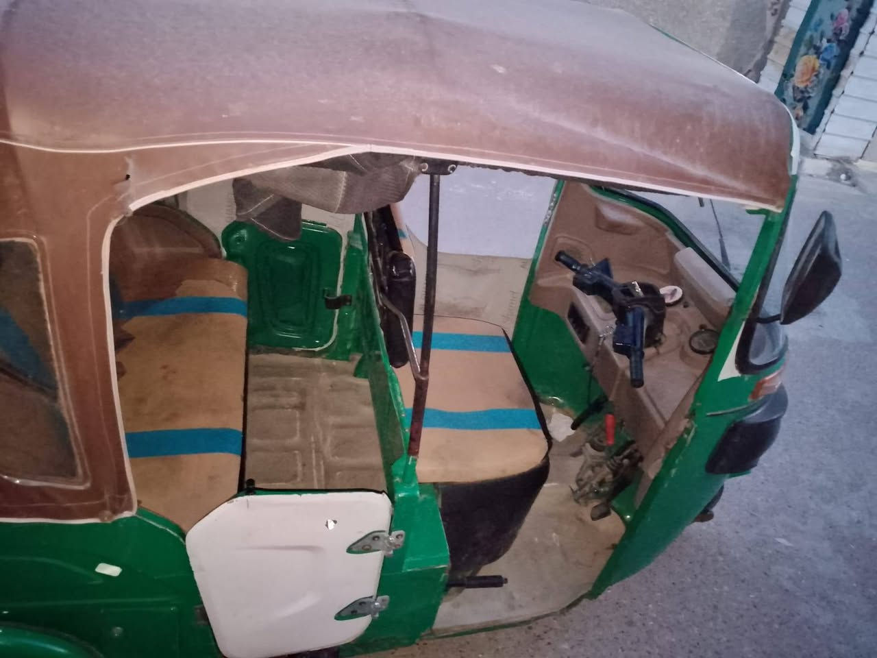 سلام عليكم تكتك البيع خضره  رقم سنويه واحد 20 شهر 11 سعر 7ربع بيها مجال مكان بغداد العبيدي رقم هاتف ***********
