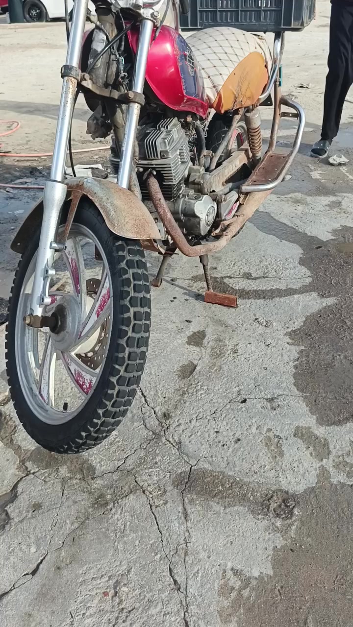 تايموتة كلك  قيم سعر معقول واخذه علما الدراجة شغالة لايت وسلف بس كشن مالته تعبان والزنجيل ***********
