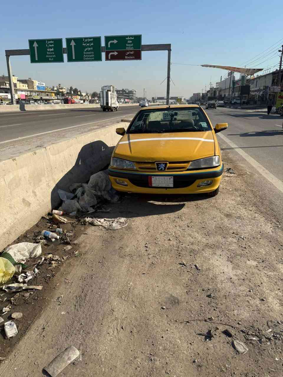 للبيع بيجو بارص 2015 مكينة كير تبريد خير من الله بيها بارد باب خلف السايق فقط والباقي مكفول مكان السيارة تقاطع النهروان للإستفسار ***********
السعر 42 اوبيها مجال
