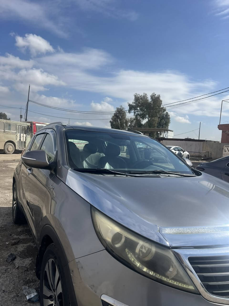 السلام عليكم
كيا سبورتج 2012 رقم اربيل 
سقف بنوراما فول بدون بصمة 
تحكمات استيرن
مري شفط  
طخم تاير جديد 
سيارة بدون ضرر بيها فقط ملاحضات بسيطة 
سياره جاهزه ما تصرف عليها ربع دينار 
بيع نقدا فقط السعر 142
الاتصال على الارقام  
*********** 
***********
