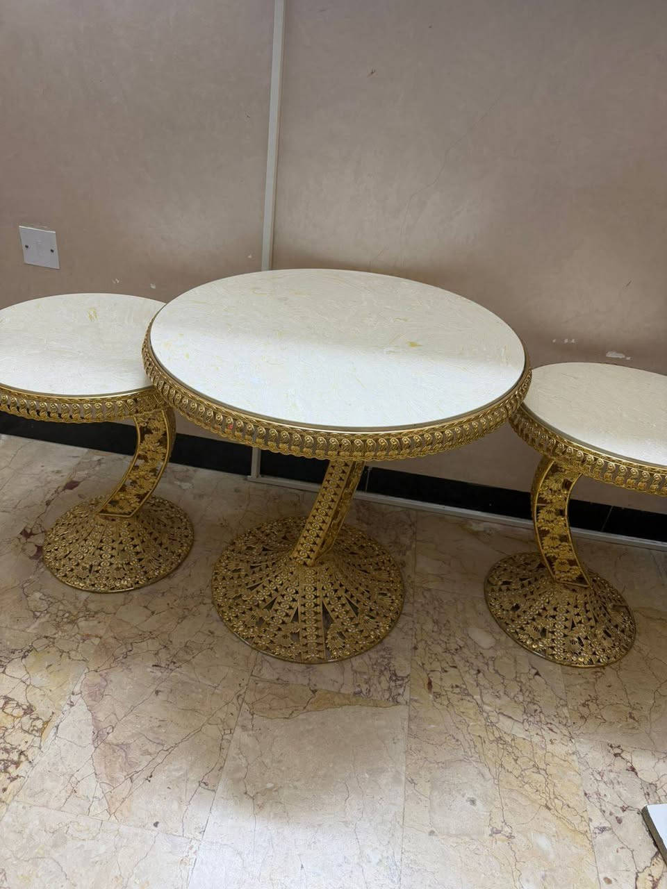 سيت طبلات  ٣ قطع  ( ٢ وسط ١كبير) نضيفات   الواجهه مرمر
للاستفسار على الرقم ***********
