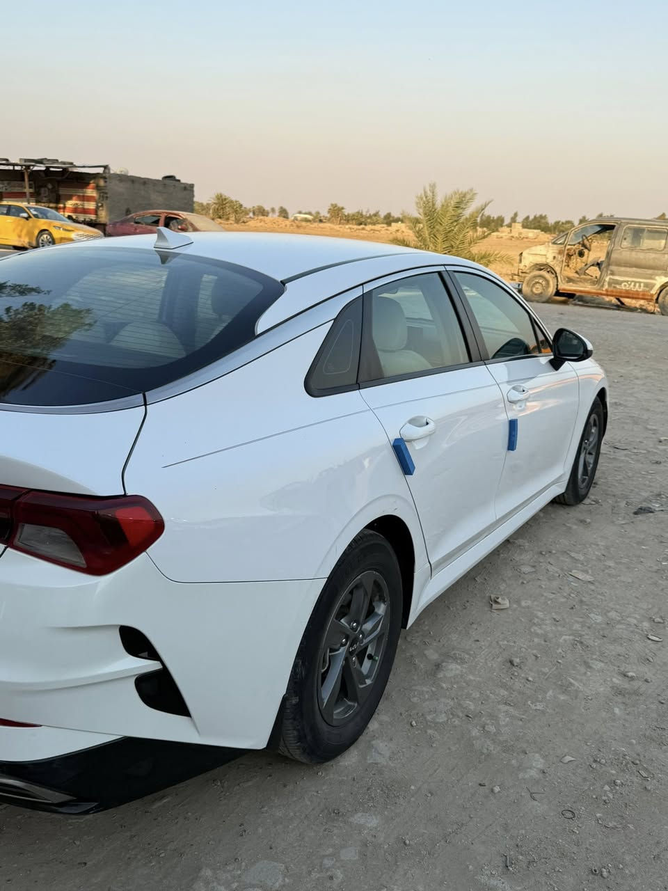 السلام عليكم
للبيع كي فايف ٢٠٢٢ وارد أمريكي 

معوقين باقي اقل سنه أصير حره رقم واسط 

محرك ١٦٠٠تيربو

ماشيه ٧٢

السياره جاهزه محرك كير حداديه تبريد 

سونار بل منشور ورقم شاصي

مكان الديوانية عفك اتصال على الرقم ‭٠٧٨٢ ٢٦١ ١٩٣٧‬
