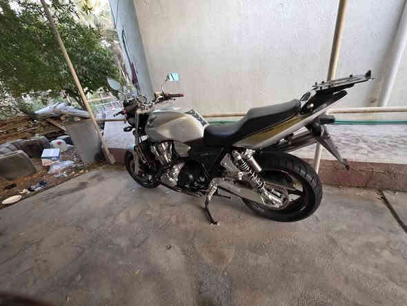 للبيع سيبي فور  محرك 1300
السعر خاص،
***********
