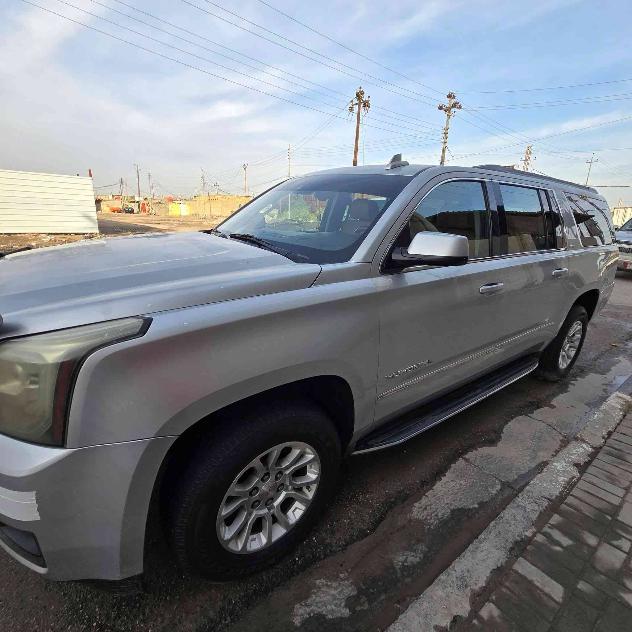 السلام عليكم جمسي مديل 2016 SLT فول ما عده الفتحه السياره بصره خصوصي مال بيت ما مشتغله السياره بيها 3قطع من امريكا وقطعتين اهنا بالعراق هذني الي بصوره السياره كير مكينه حداده تايرات كله كفالهه
سعرها 270 وبيها مجال 
التلفون ***********
