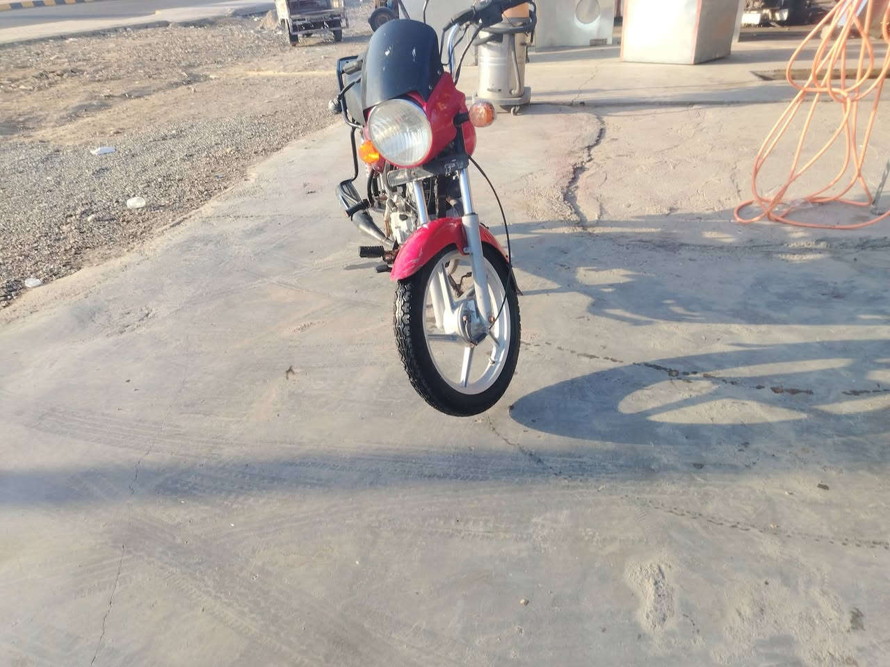 السلام عليكم للبيع
دراجه بوكسر موديل 18دراجه حلوه مال جناي كل نقص ما بيها دراجه حلوه ونضيفه اوراق اصوليه تروح ترقم كبل
دراجه كل نقص ما بيها كهربائيات سلف هندر زوج تايرات جدد دراجه تخبل مال جناي الشراي يتصل ويدلل***********
