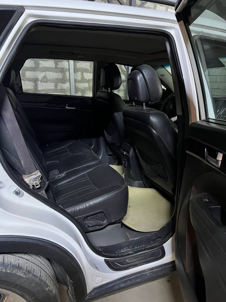 سورنتو البيع موديل 2013 امىيكي ااحادث مجفيه ابيع من عده ااكص مصبوغ عام ***********
