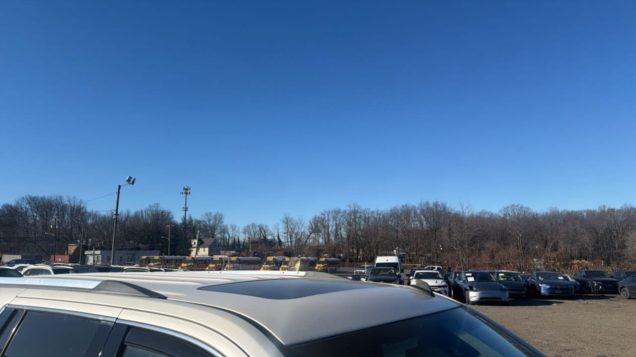 نوع العجله : شيفروليه تاهو
الموديل :2015
اللون: ابيض غير محدد
عدد الاسطوانات: 8
    ابيع واصل هية وكتابه  كامل كتابه    سعر ١٨٥  كمرك ع مشتري   مكاني بصرة 1GNSKCKC4FR277063 الشاصي     ***********
