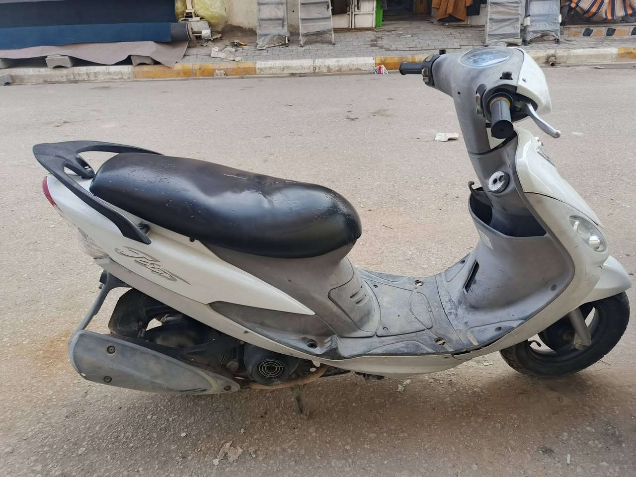 ماكس حاويه للبيع السعر 800وبي مجال شرط مكينه مامفتوحه ناعمه سلف هندر شغال كهربائيات شغاله 
***********
