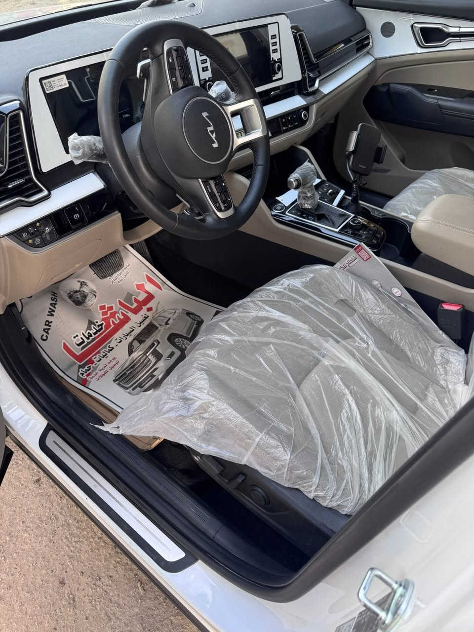 السلام عليكم عندي سبورتج موديل 2025 ماشيه 7500 السياره جديده جدا بصمه تشغيل عن بعد نفطه عمياء حساس امامي وخلفي جنطه كهرباء كشنين كهرباء كشن حار شاحن موبايل ااسعر 238 $ وكاله نم مكفوله كفاله عامه 
 ***********
