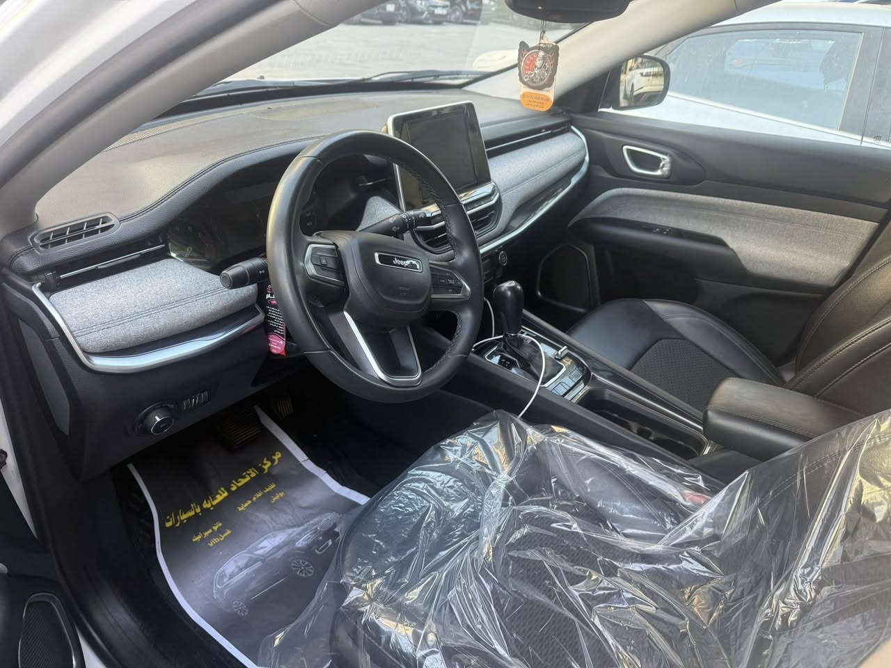 السلام عليكم
جيب كومباس لون ابيض للبيع بدون ايرباك

موديل ٢٠٢٢

ماشيه ٢٢ الف ميل 

محرك ٢٤٠٠  المرغوب

السياره   جديده و معروفه مواصفاتها ، فول عدا الفتحه 

رادار ونقط عمياء وفور ويل 

السعر المطلوب ١٦٠ ورقه وبيها مجال بسيط

السياره حادثها صبغ شبر من البنيد + صبغ قبغ الجنطه

للستفسار الاتصال ***********
