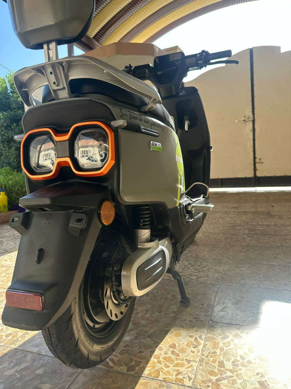 ماطور شحن للبيع

كامل مكمل كلشي ما يعوزه 

من شركة تالج العالميه

الرايان امن وامان

الون زيتوني المرغوب

شغال كله 

السعر 700 وبي مجال 

التواصل***********
