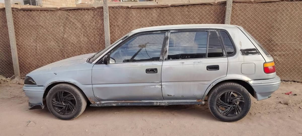 سلام عليكم وعيدكم مبارك ان شاء الله 
اخوان كورلا هاج باك موديل 1990 ايسر بلاد كير مكينه حداديه تخم تاير كهربائيات تبريد شغال تدفئه. هم سياره بيه نواقص بسيطه وتحتاج صبغ رقم بغداد ومالكه يريد تحويل مكانه بغداد ومستمسكاته يمي ورقمه هم تريد تحويل او وكاله بكيفك   دواخل نظيفه لون نيلي  وارضيه جلد  مكاني بابل سعر 38 وبيه مجال بيع فقط بدون مراوس ***********
