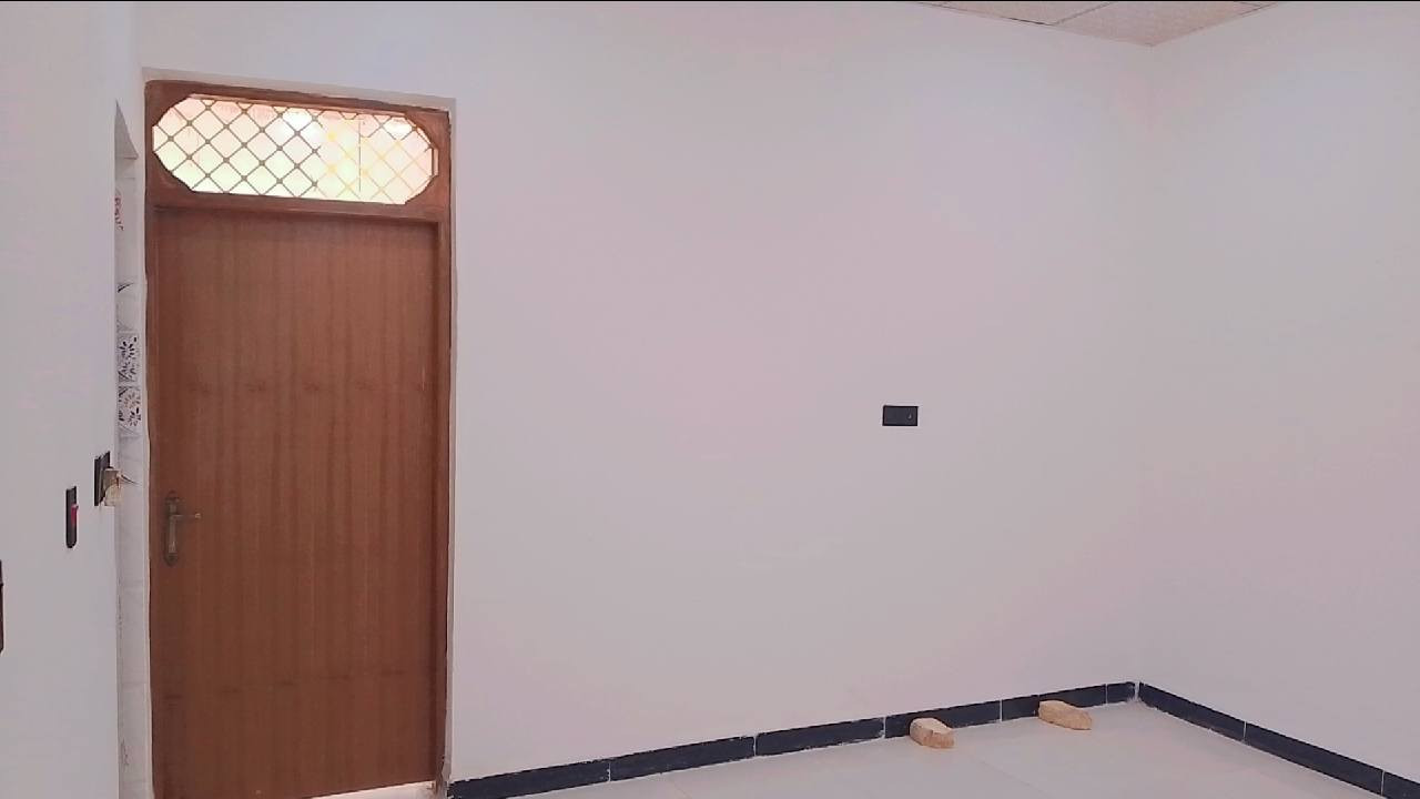 مكتب ولايه علي 

بيت للبيع المساحه 100 متر طابو زراعي سند 25 

بنيان جديد درجة اولى 
طابوك أساس وسقف صب كونكريت جاهز تستلم مباشر 

يتكون من غرفة نوم وصاله واستقبال ومطبخ وصحيات داخليه وخارجيه وطارمه ومكشوفه 

العنوان شارع المطار القديم قرب صيدليه صفا رابع بيت عن شارع العام 

السعر المطلوب 46 مليون وبي مجال 

للاستفسار اتصال أو واتس اب 
***********
أبو علي العبدلي
