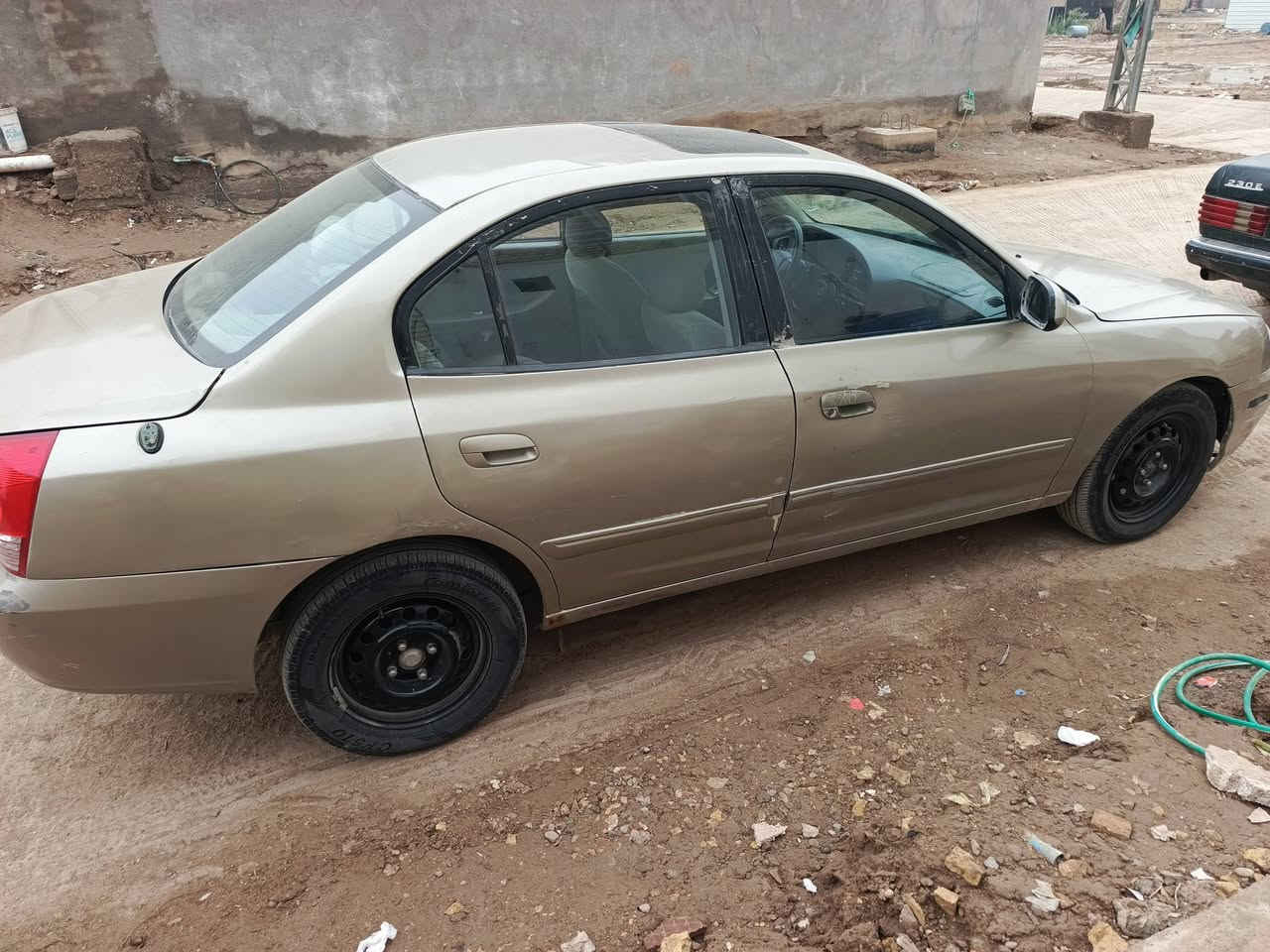 سلام عليكم النتره موديل 2006 محرك 2000كير ومحرك خير من الله تبريد وتدفئه وحداديه كامله مابيه نقص تحويل مباشر حادثه جاملق امامي (السعر 62بيه مجال حك الجيه) 
مكان السياره كوت زين القوس (***********)
