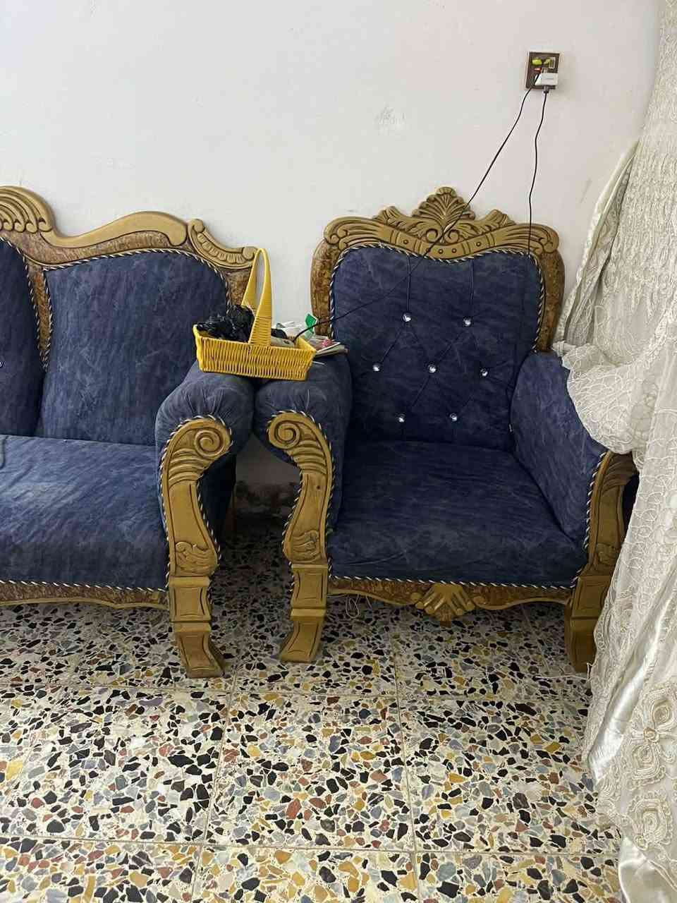 تخم مصري عشر مقاعد ضرره القماش مال قنفه يرادله كبس موضح بالصوره
مكانه مدينه الصدر 
سعره 350


**إذا كنت صاحب هذا الإعلان وتريد حذفه لأي سبب، رجاءا أرسل رسالة إلى الدعم الفني**
