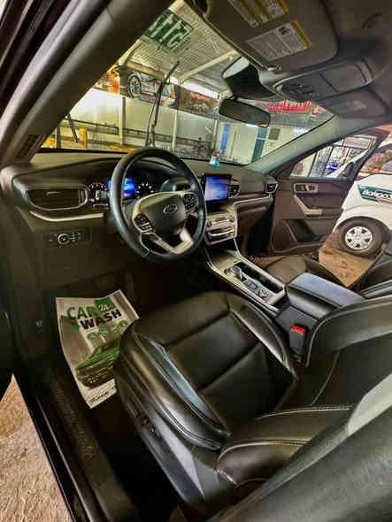 لسلام عليكم عندي فورد اكسبلور موديل 23. فول موصفات ماعد الفتحه   ....ماشيه 40الف ميل اي استفسار لاتصال على هذا الرقم ***********.....واتساب
