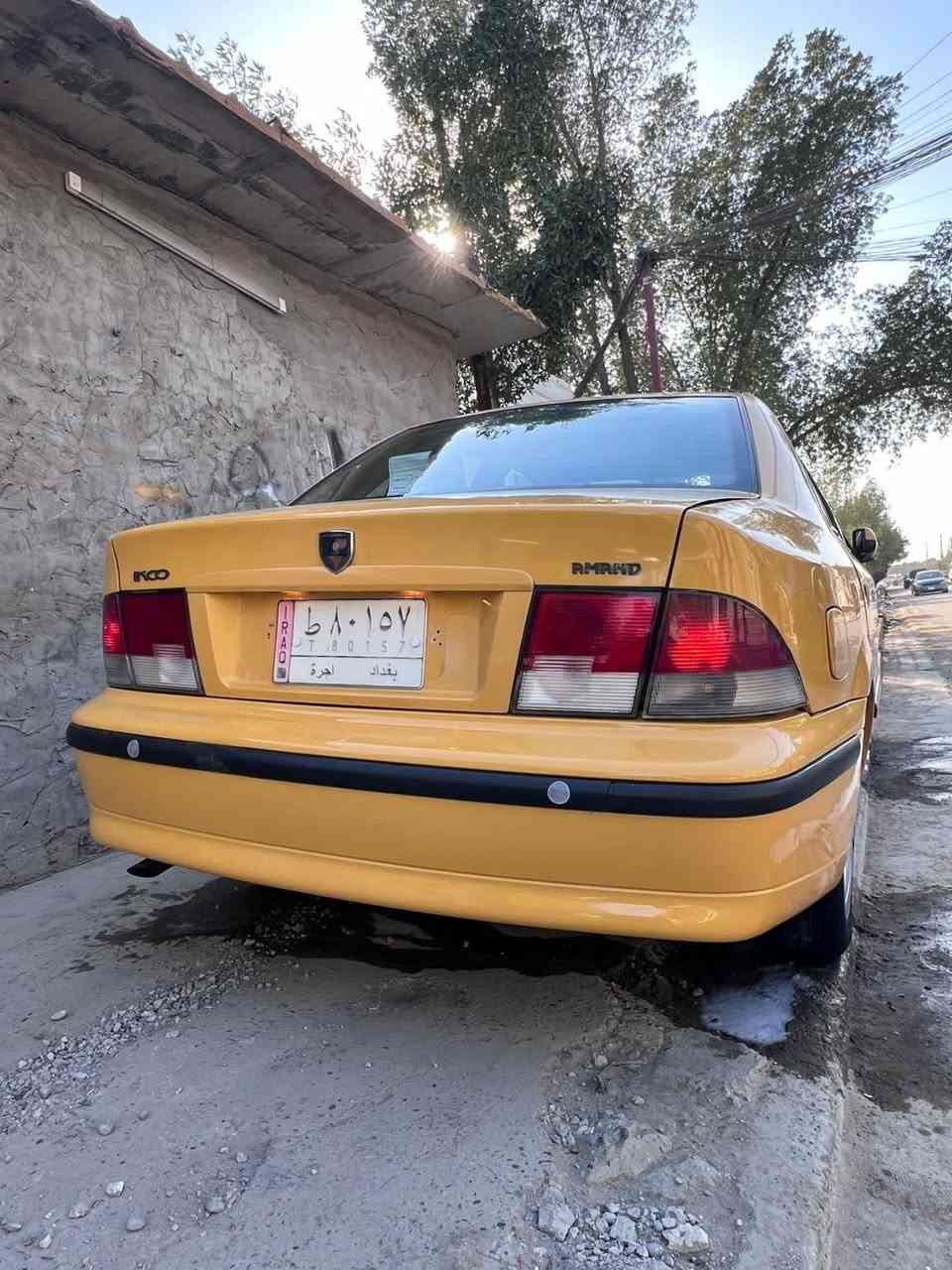 سمند 2012 
بيها بنيد مبدل
وجاملغ خلفي مصبوغ
مكان السياره بغداد 
الامين الثانيه
45 وبيها مجال 
***********
