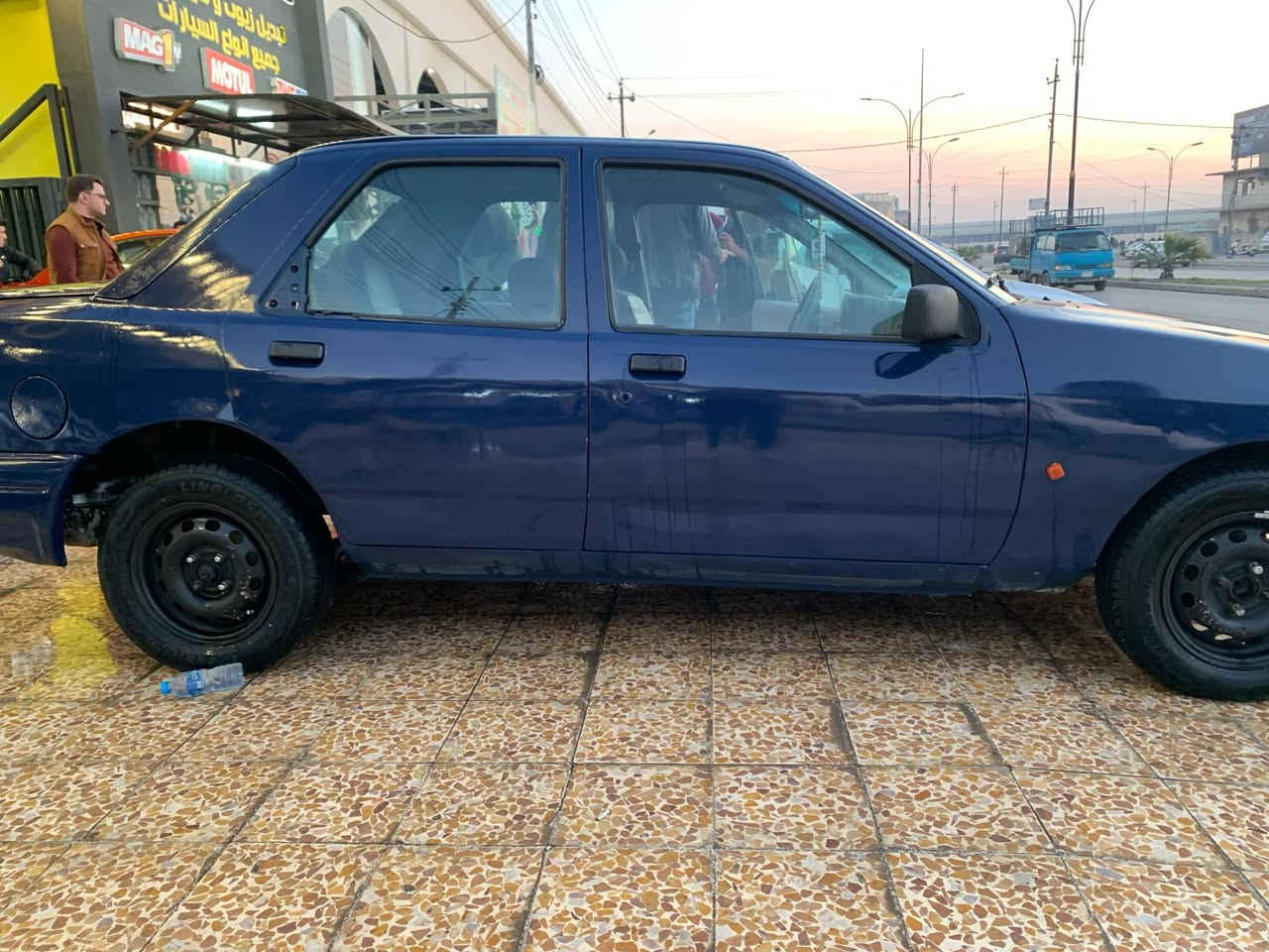 السلام عليكم سياره للبيع فورت سيرا
 محرك 6 مال كصة
رقم نينوى الماني 
كاربون بيها 
صبغ عام 
سيارة جديدة ونضيفه
غراض كلها مال كصة 
كعدتها ونصبتها حلوة مرتبة
سعر 30 وبيها مجال
 استفسار ***********
اسيا *********** 
متواجد عالنت والارقام بيها واتساب
