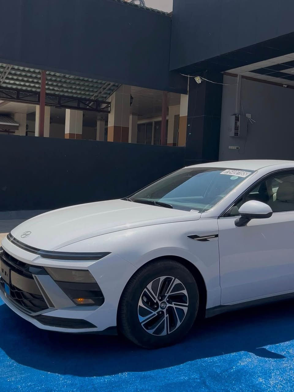 هونداي سوناتا | Hyundai Sonata
الموديل : ٢٠٢٦ | 2026
بلو هايبرد Blue hybrid 

ماشية فقط 4 الف 
محرك 4 سلندر بانزين و هايبرد 

اخوان السيارة باب واحد فقط صبغ 
بدون دواخل بدون ايرباك و كارت بسيط بلجاملغ 
بجم كبس بشرط الترقيم

(( السعر : 188 ورقة $ )) ومجال بسيط
و ليشوفها غالية يعبر المنشور بكلمة طيبه 

***********
(( *********** ))

 السيارة رقم كاتي بشرط الترقيم دهوك, العراق
