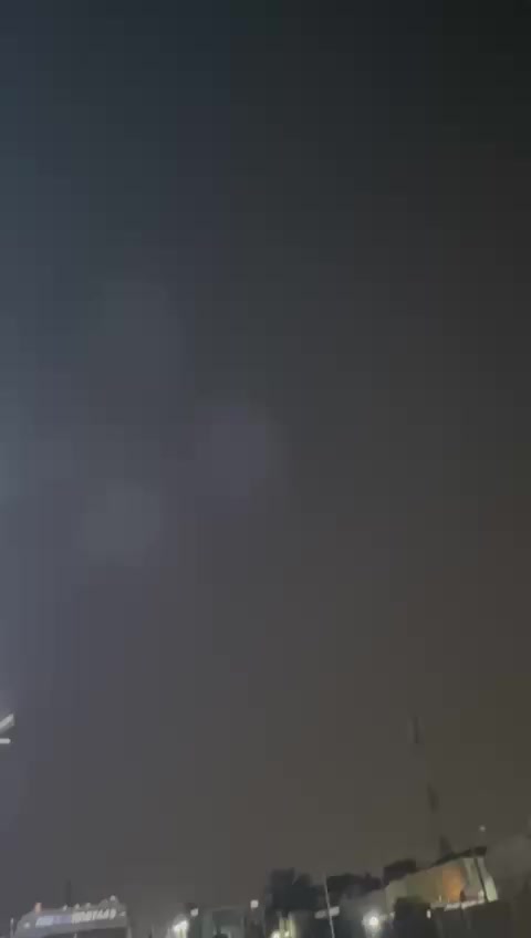 السلام عليكم ازيرا ٢٣ للبيع او مراوس سوناتا اوبتيما موديل ٢٠ سياره كفاله عامه ماعده برغين مفتوحات بيه من كوريا سياره جاهزة من كلهن تخم تاير صارله ٥ايام من شاده ادامه كامله عليه من كلشي للتواصل *********** بي واتساب
