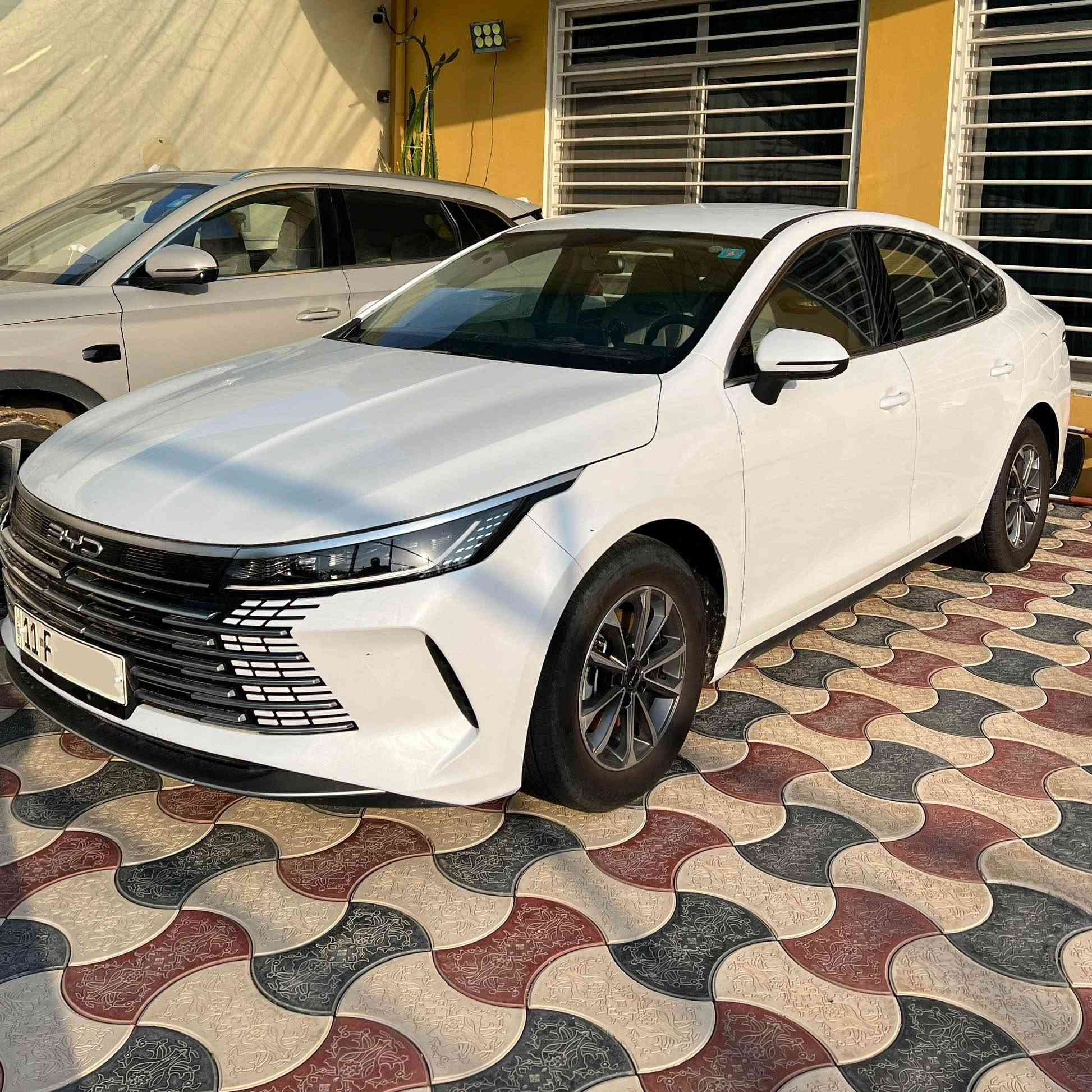 السلام عليكم
BYD دستروير 2025 
السيارة لون ابيض كفالة عامة
رقم بغداد بإسمي شرط المداور 
ماشية 16000
جاهزة السيارة ما بيها اي نقوصات
منزللها تطبيقات ومجهزها على اخر حبة 
السعر 20600 وبيها مجال بسيط
للاستفسار *********** النجف, العراق
