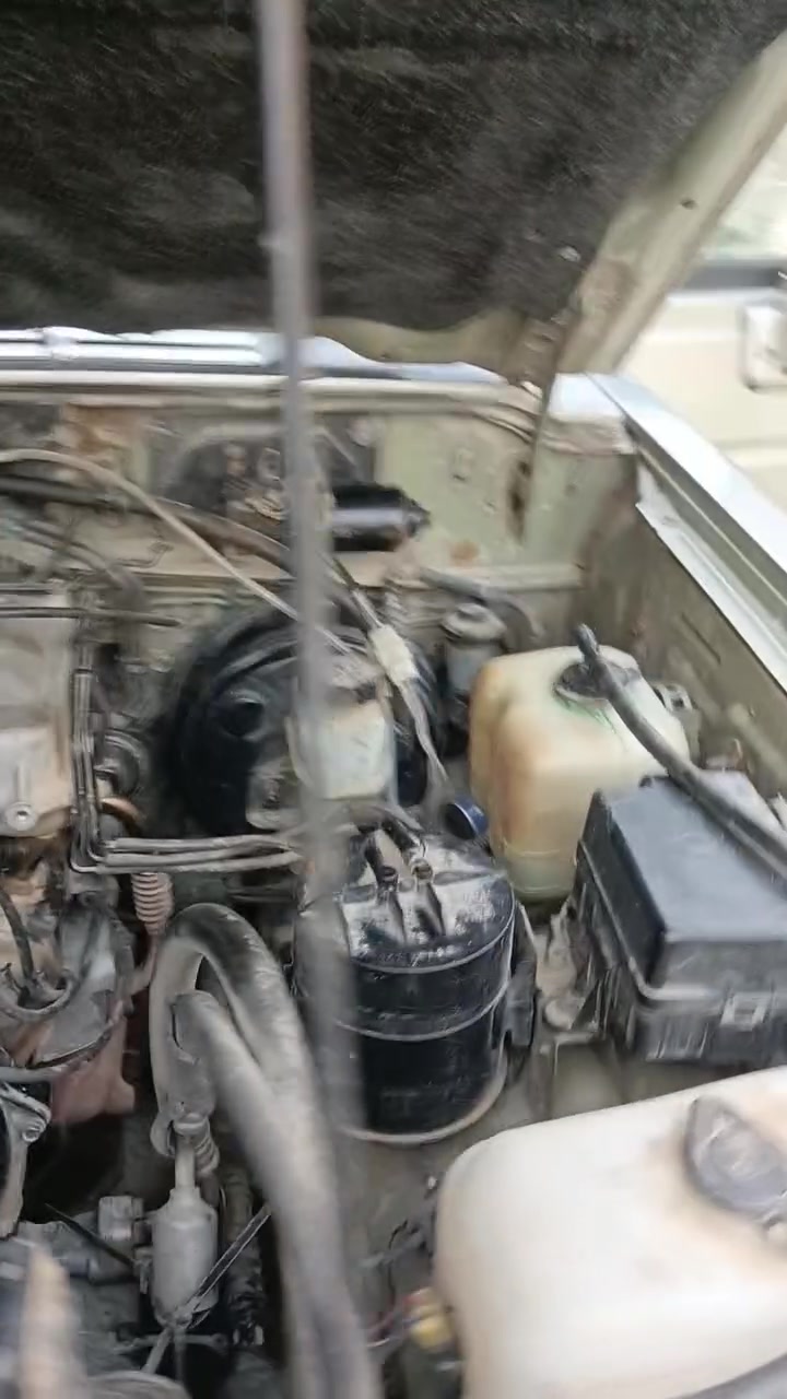 السلام عليكم من رخصت  كالوبر  2002 بلادي مكينه 300 بانزين عادي كير سعر 60 ب مجال ت   ***********
