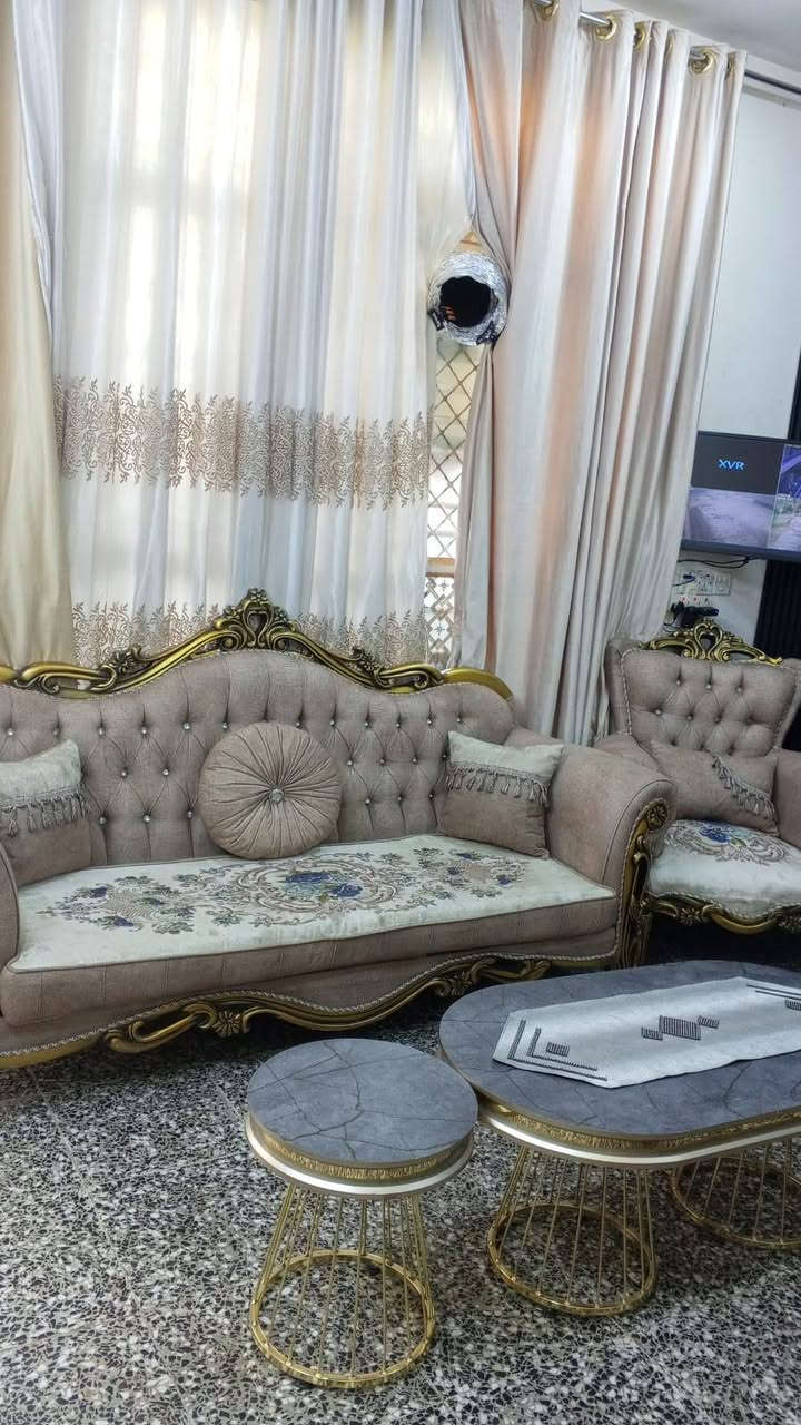 تخم للبيع مصري سعر 750 وبي مجال المكان بغداد 10 مقعد واذا اكو مراوس عادي  *********** لن جبير عل ستقبال ماتي اريد انعم
