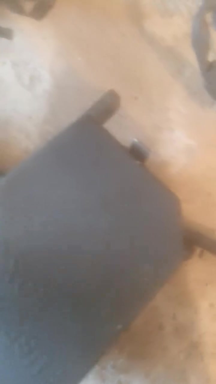 ***********
