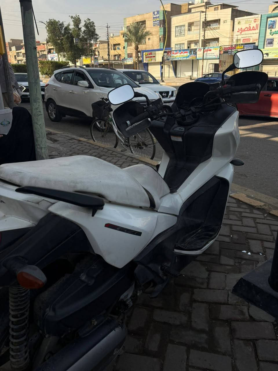 للبيع: هوندا فازا (Honda Faze 250) ياباني
دراجة غنية عن التعريف،
• المحرك: 250 CC ناعم 
• تبريد: راديتر (ماء) - حرارة مستقرة.

📍 المكان: سبع اقصور 
💰 السعر: مليون ٣٥٠ وبي مجال
📞 للتواصل: ***********
"الدراجة مال جناي وجاهزة
