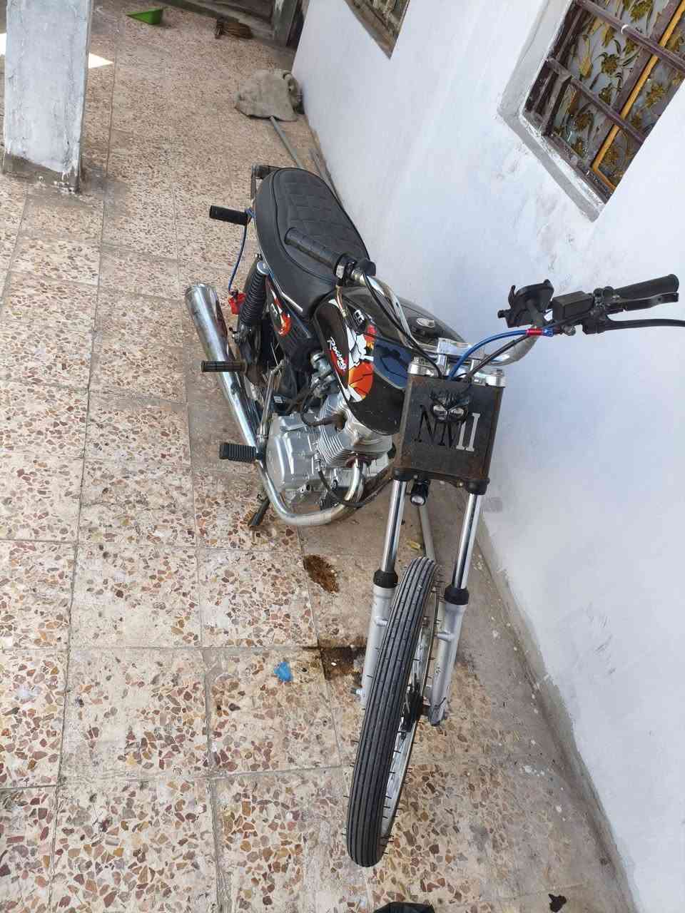 سلام عليكم دراجه للبيع كامله اوراق ومحتاج واريد ابيع
موضحه بل صور الي ياخذه يرتب بيه بل يعجبه وهيه كامله يعني كل نقص ما بيه سعره 850 وبيه مجال بسيط للشراي
رقمي *********** ومتواجد واتساب وخاص ونتصال وانه بخدمتكم مكاني ميسان كميت
