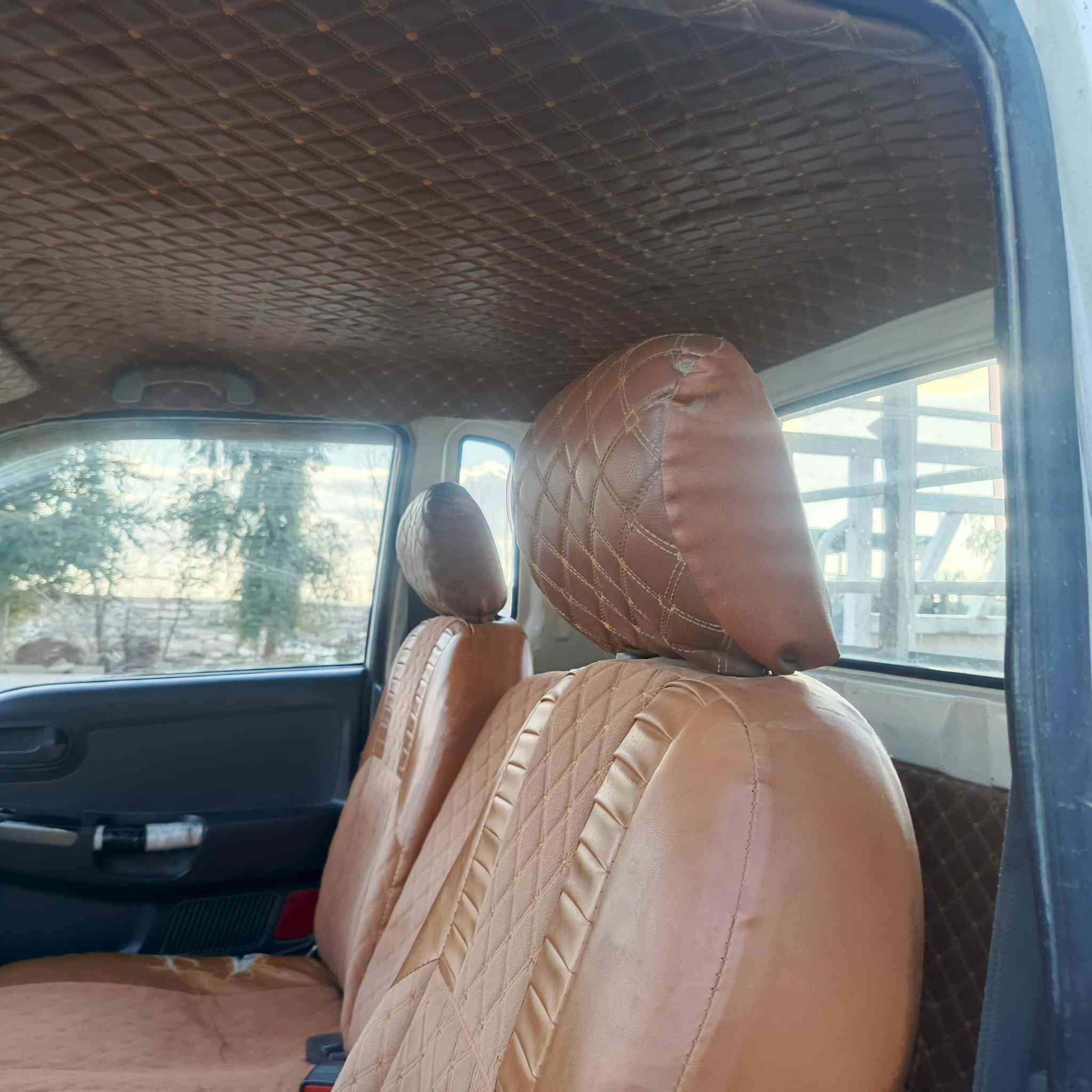 السلام عليكم كيا للبيع  صلاح الدين رقم دولي وحصة كاز موديل 11 محرك وشاصي شرط وكهربائيات كله شغال تدفئه وتبريد السعر 110 بيها مجال مكان السياره كركوك حي العسكري للاستفسار الاتصال على ***********
