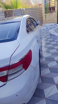 سلام وعليكم ازيرا موديل 12 فول اللبيع ترهم امراوس حسب القناعه 07823417...